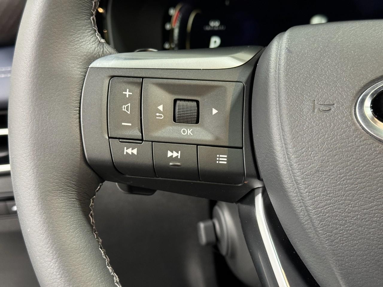 INFINITI QX60 Vehicle Full-screen Gallery Image 32