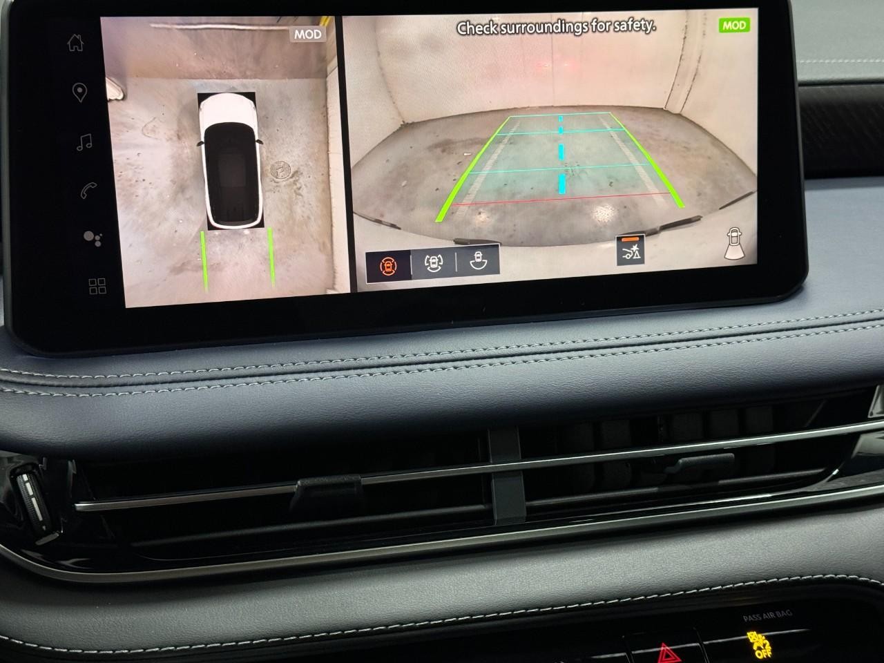 INFINITI QX60 Vehicle Full-screen Gallery Image 35