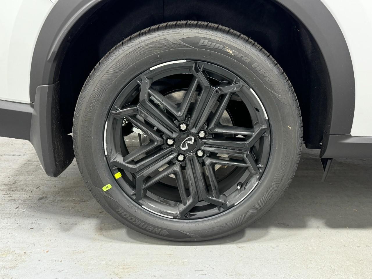 INFINITI QX60 Vehicle Full-screen Gallery Image 5