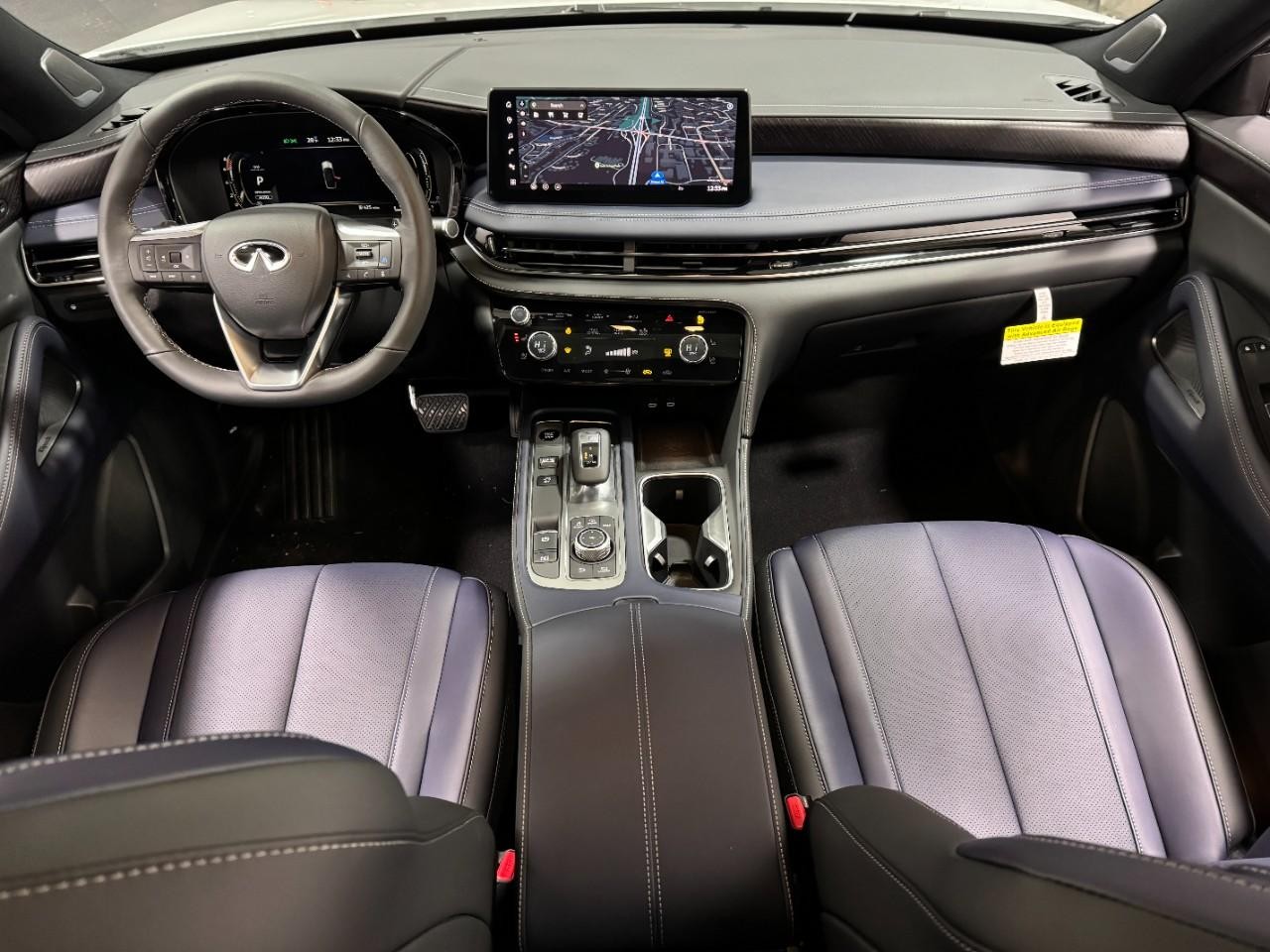 INFINITI QX60 Vehicle Full-screen Gallery Image 15