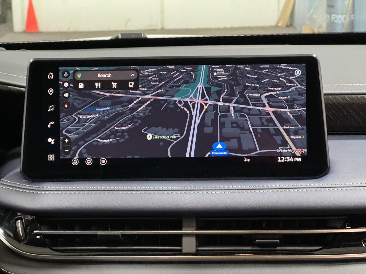 INFINITI QX60 Vehicle Full-screen Gallery Image 17