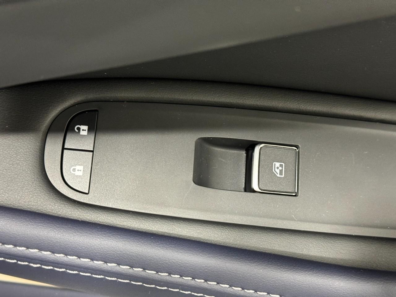 INFINITI QX60 Vehicle Full-screen Gallery Image 24