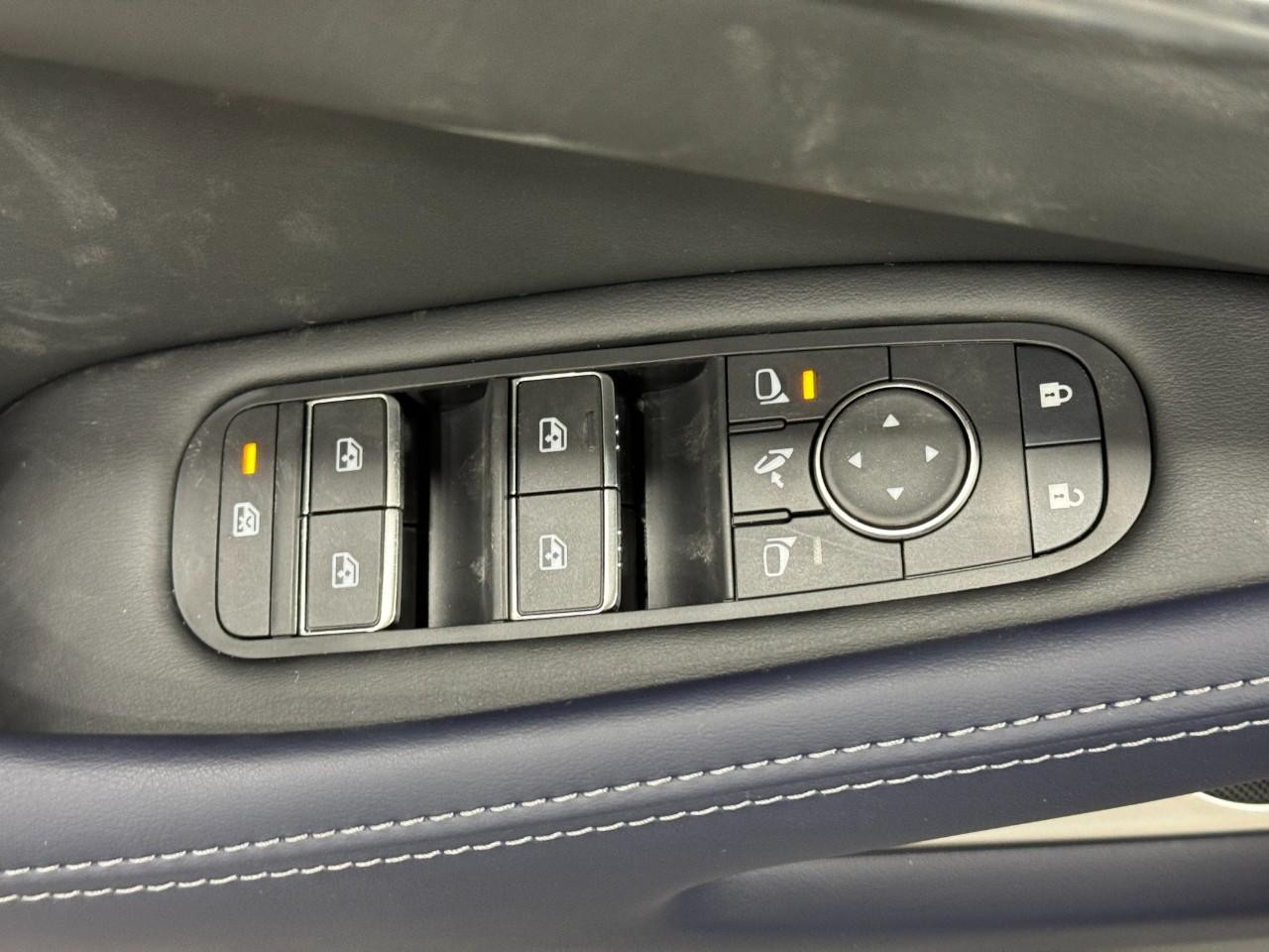 INFINITI QX60 Vehicle Full-screen Gallery Image 26