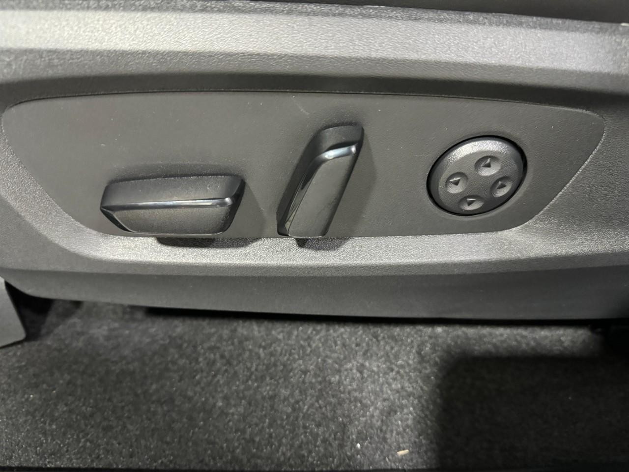 INFINITI QX60 Vehicle Full-screen Gallery Image 30