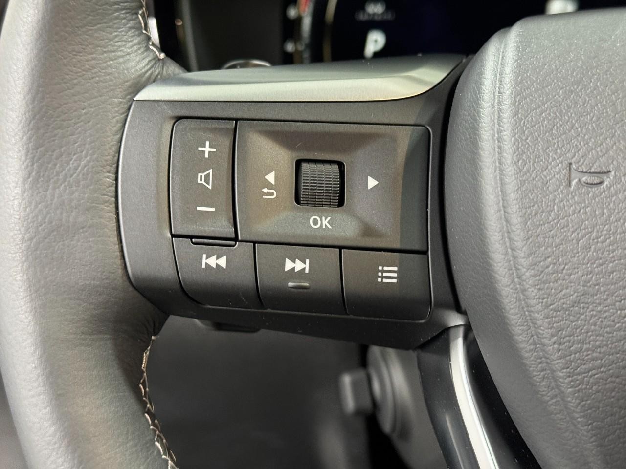 INFINITI QX60 Vehicle Full-screen Gallery Image 32