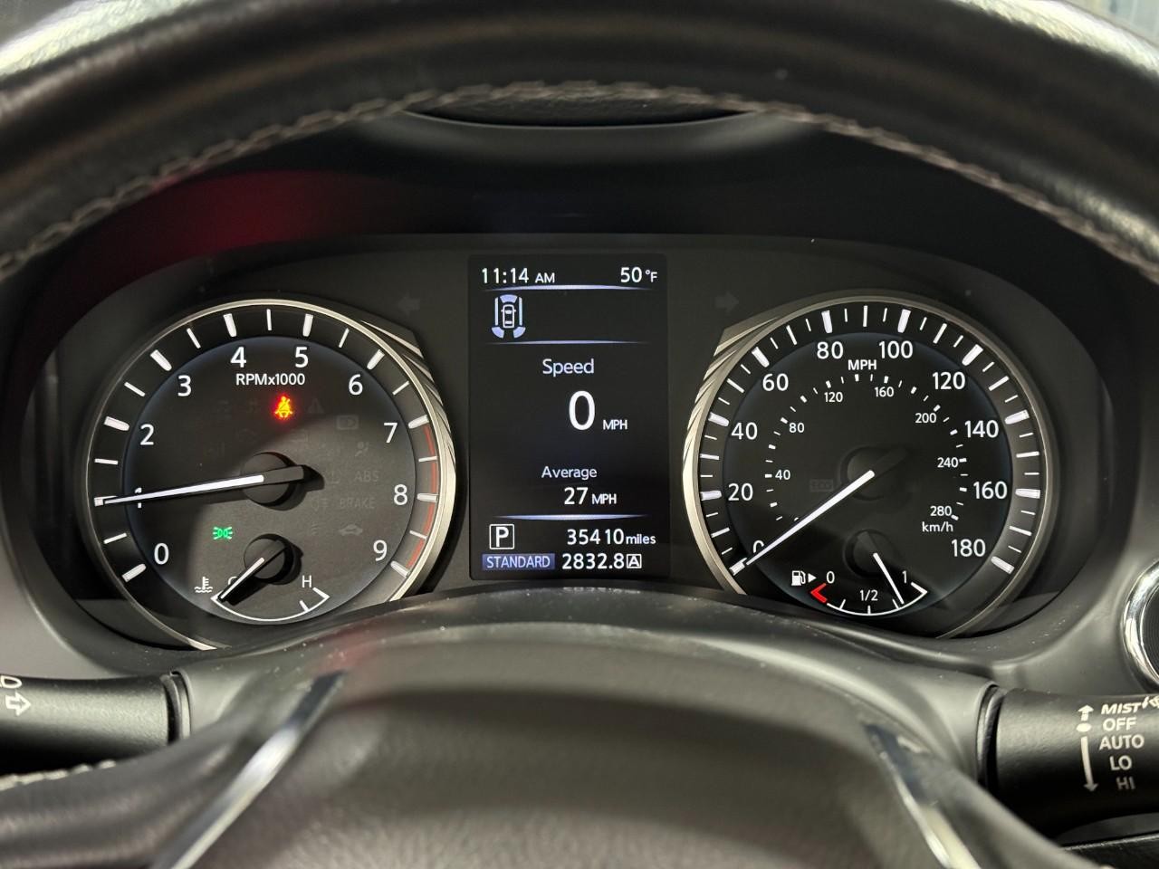 INFINITI Q60 Vehicle Full-screen Gallery Image 29