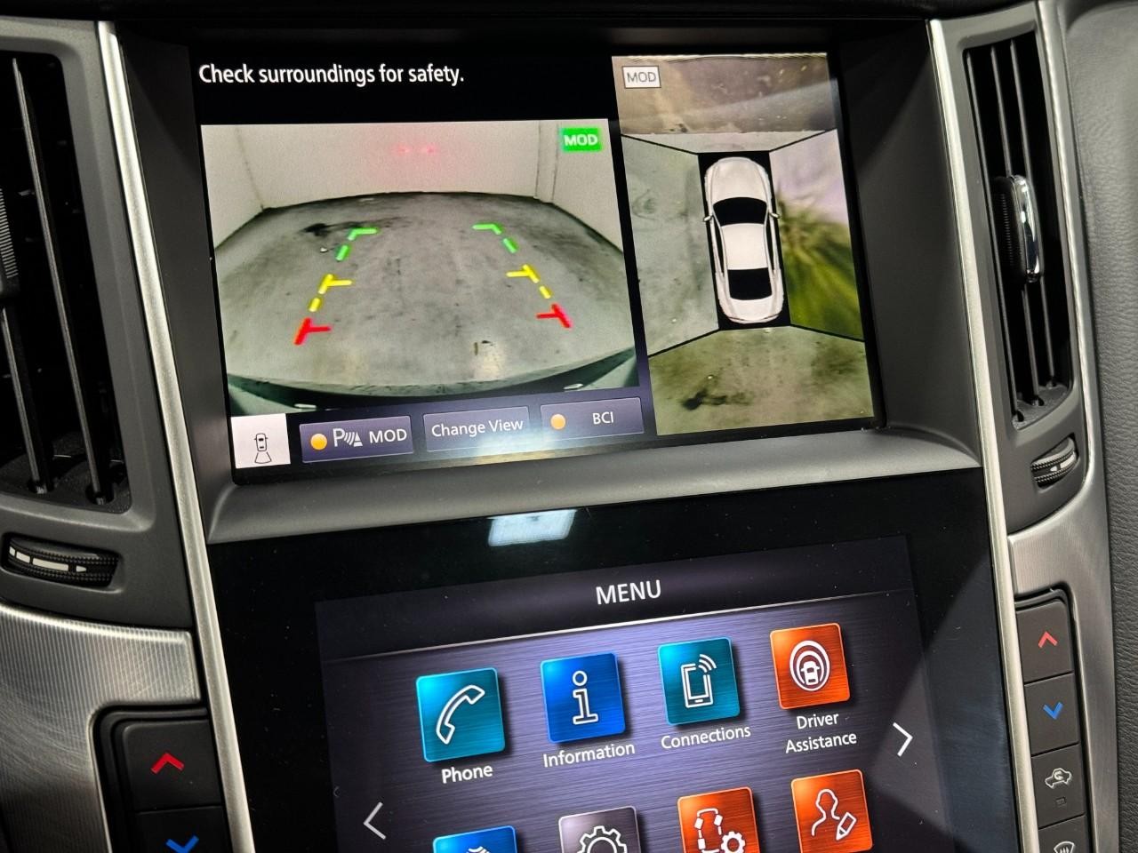 INFINITI Q60 Vehicle Full-screen Gallery Image 30