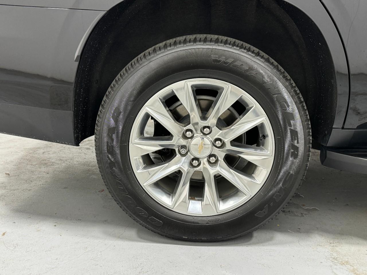 Chevrolet Tahoe Vehicle Full-screen Gallery Image 05