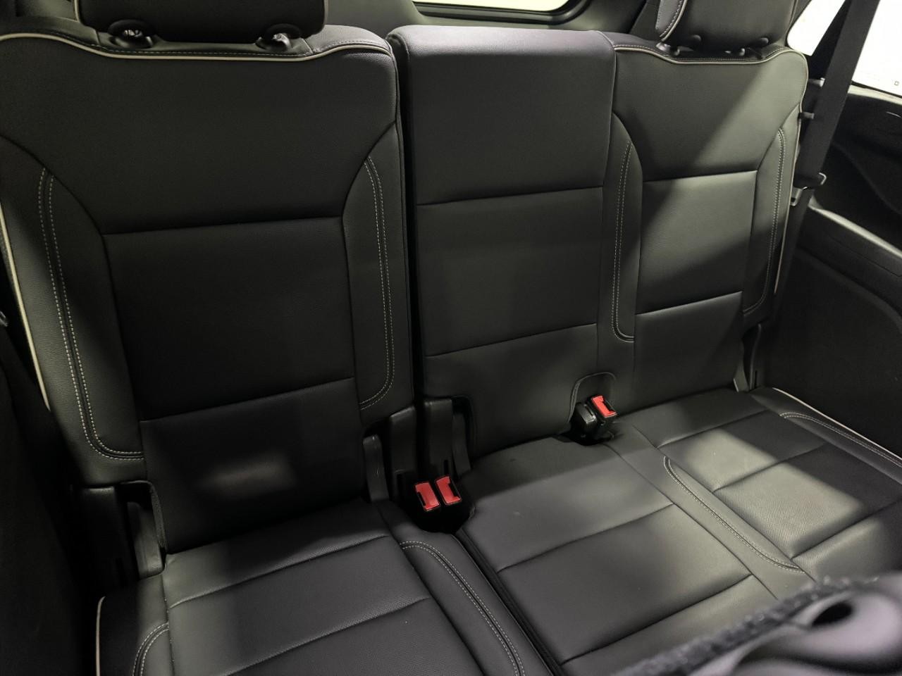 Chevrolet Tahoe Vehicle Full-screen Gallery Image 11