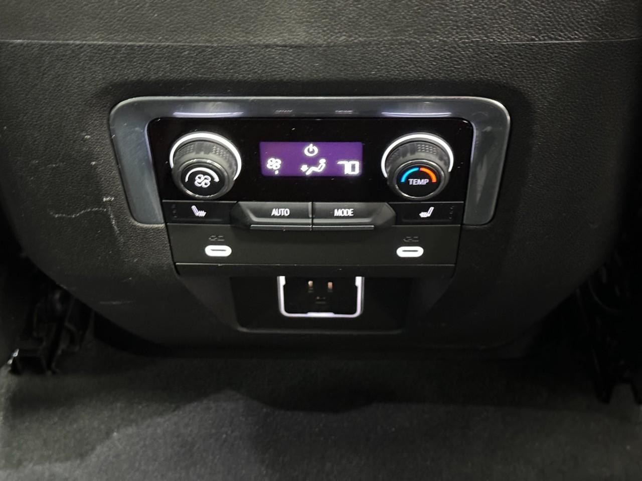 Chevrolet Tahoe Vehicle Full-screen Gallery Image 13