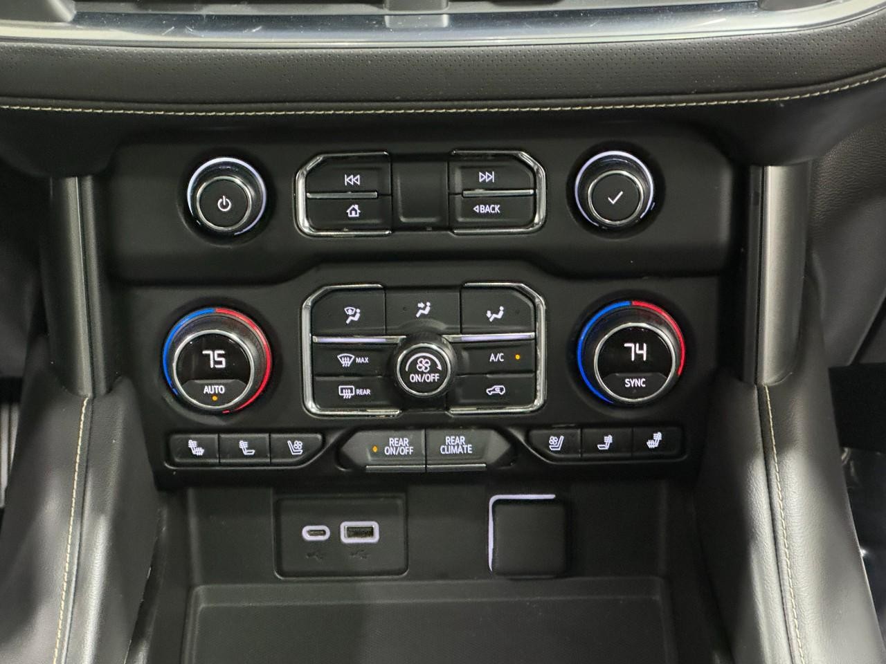 Chevrolet Tahoe Vehicle Full-screen Gallery Image 18