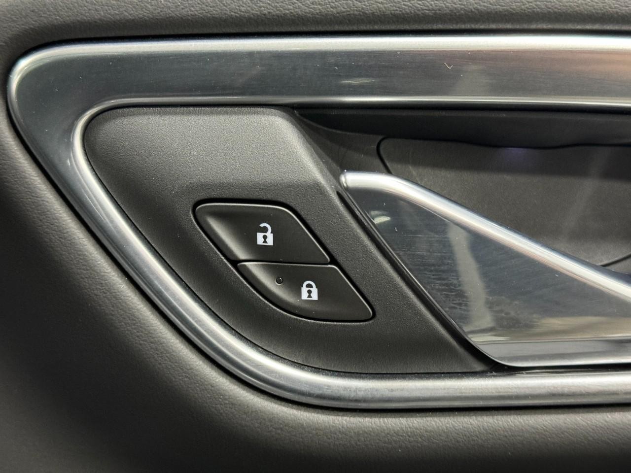 Chevrolet Tahoe Vehicle Full-screen Gallery Image 24