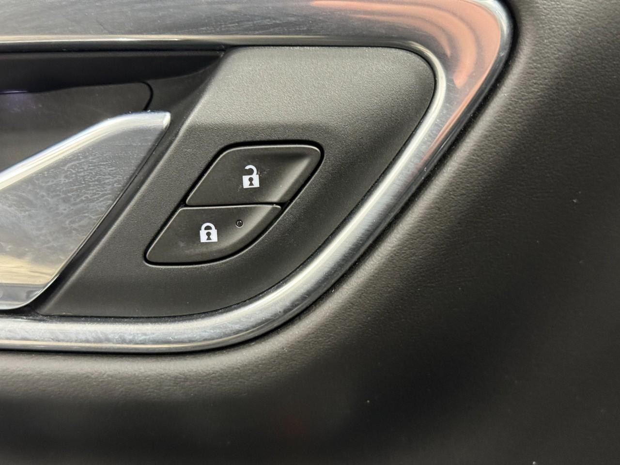 Chevrolet Tahoe Vehicle Full-screen Gallery Image 26