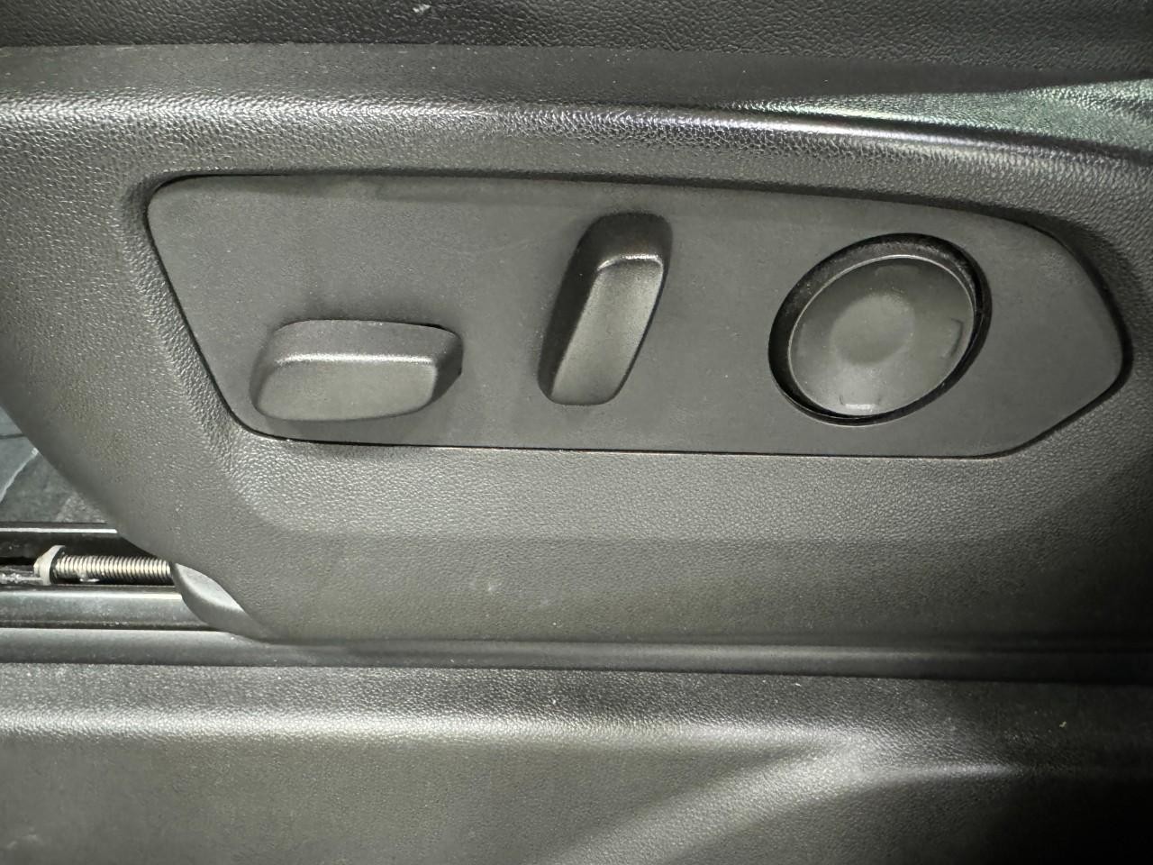 Chevrolet Tahoe Vehicle Full-screen Gallery Image 31