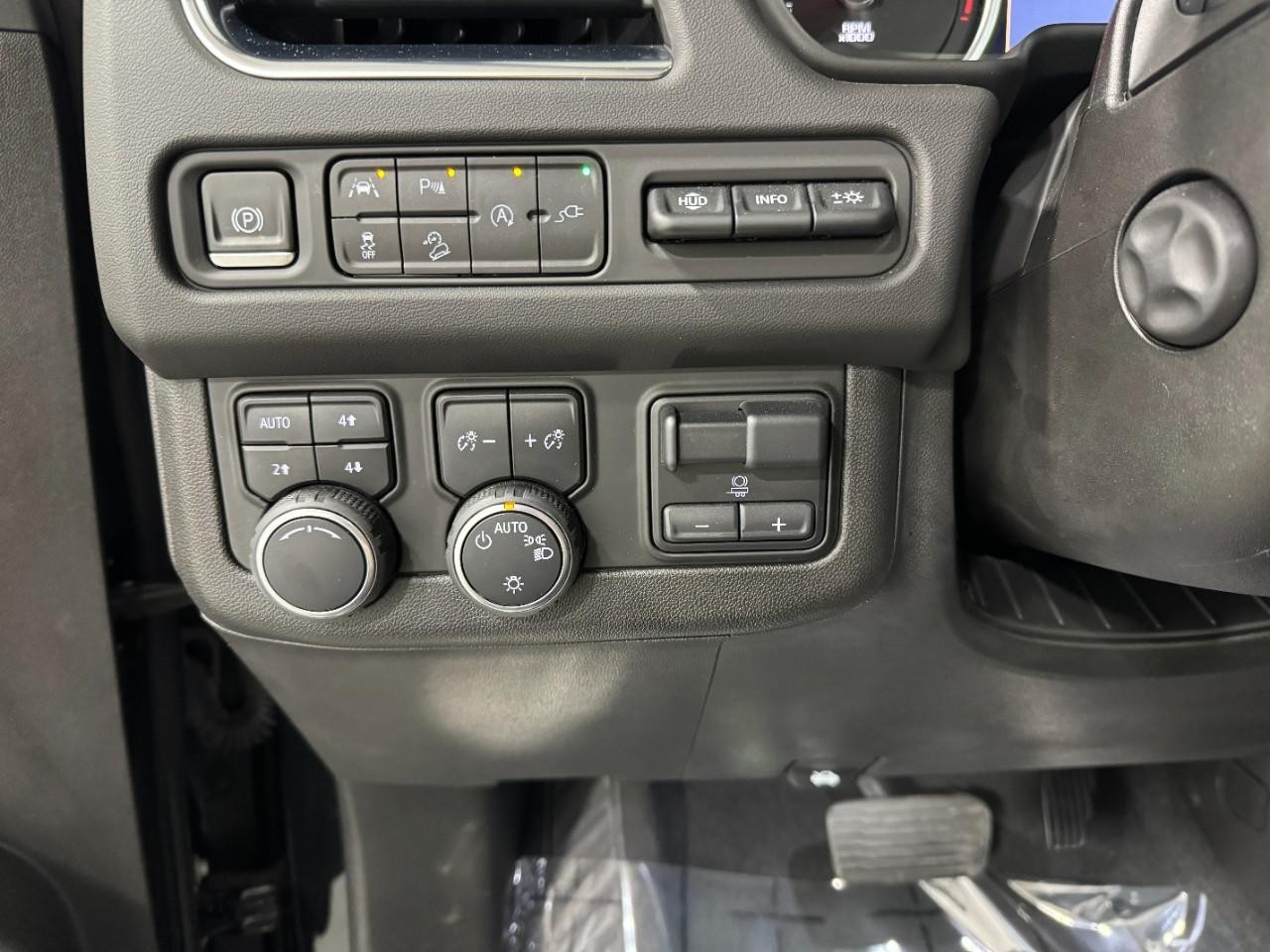 Chevrolet Tahoe Vehicle Full-screen Gallery Image 32