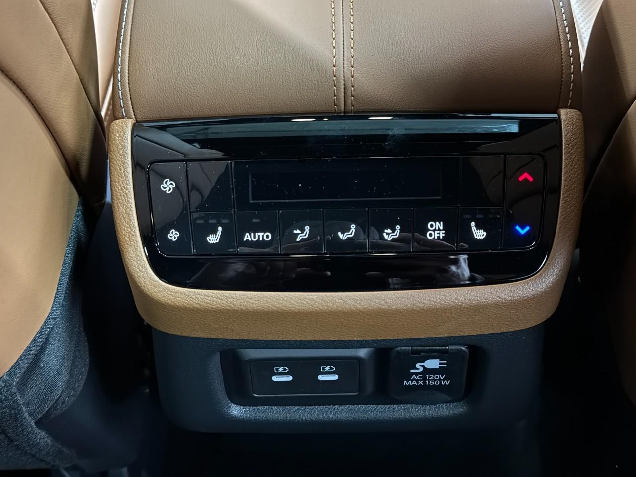 INFINITI QX60 Vehicle Full-screen Gallery Image 13