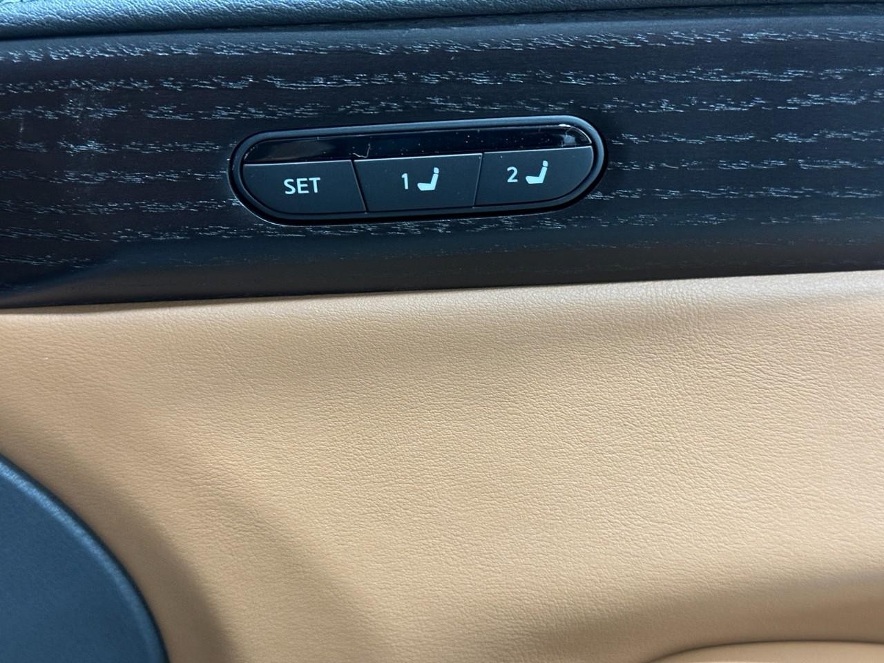 INFINITI QX60 Vehicle Full-screen Gallery Image 24