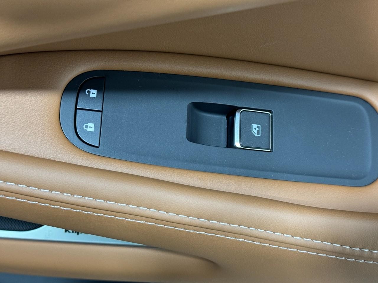 INFINITI QX60 Vehicle Full-screen Gallery Image 25