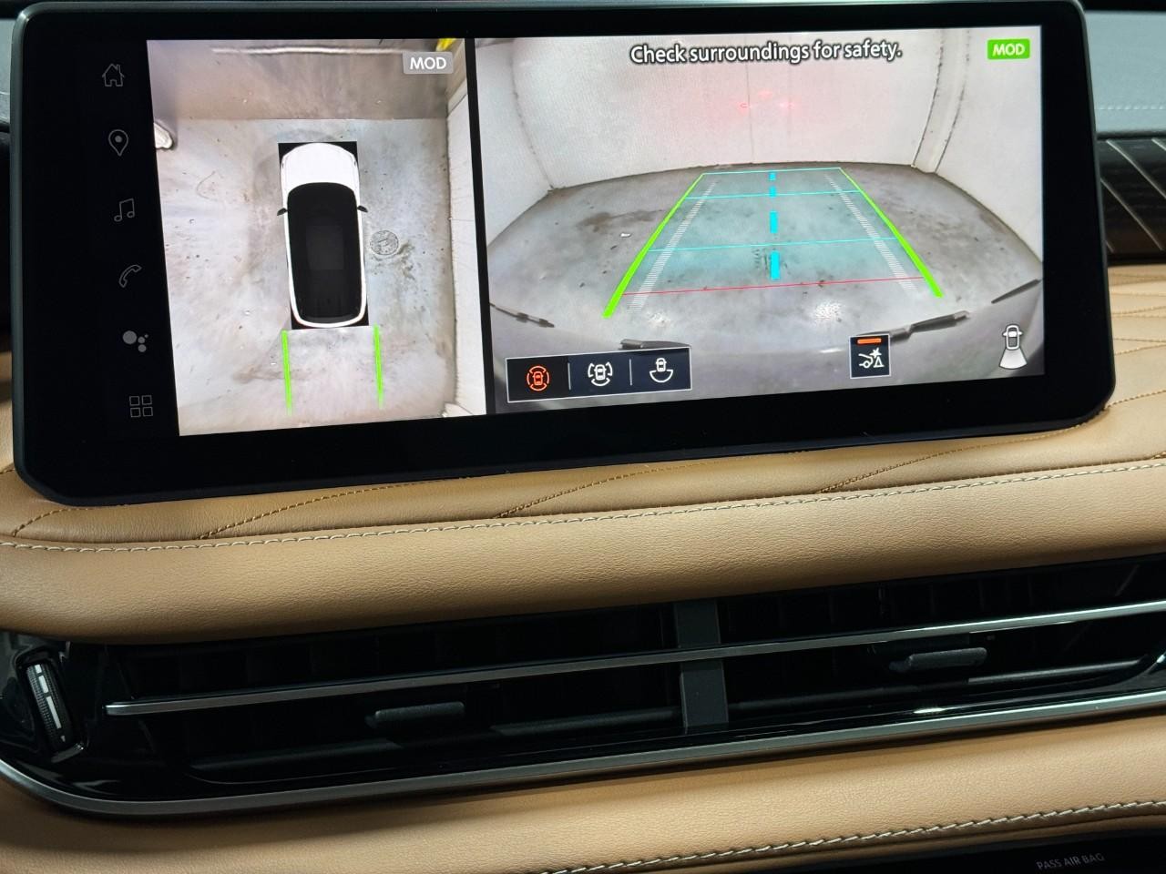 INFINITI QX60 Vehicle Full-screen Gallery Image 36