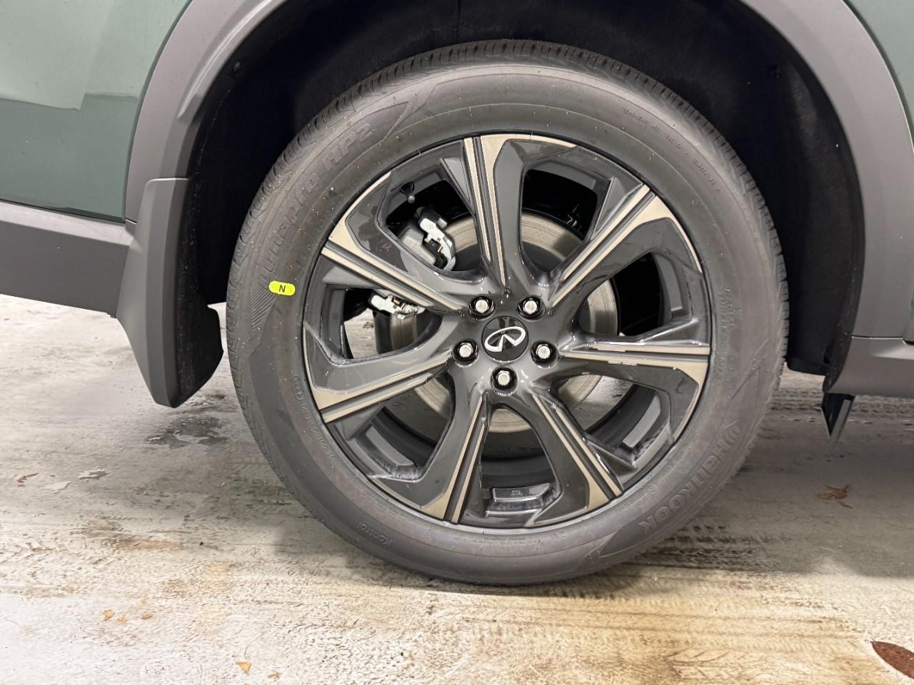 INFINITI QX60 Vehicle Full-screen Gallery Image 5