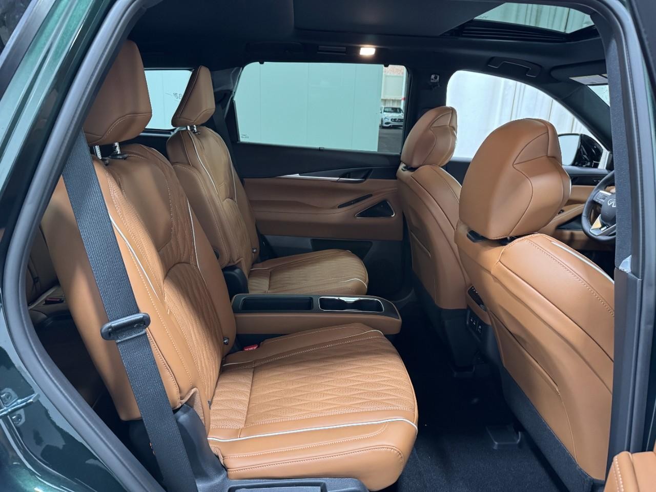 INFINITI QX60 Vehicle Full-screen Gallery Image 12