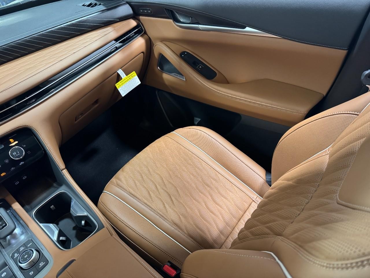 INFINITI QX60 Vehicle Full-screen Gallery Image 20