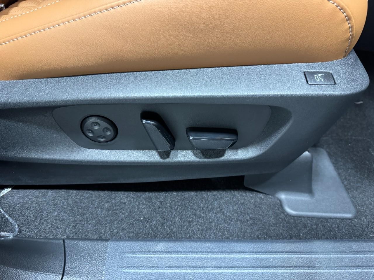 INFINITI QX60 Vehicle Full-screen Gallery Image 23