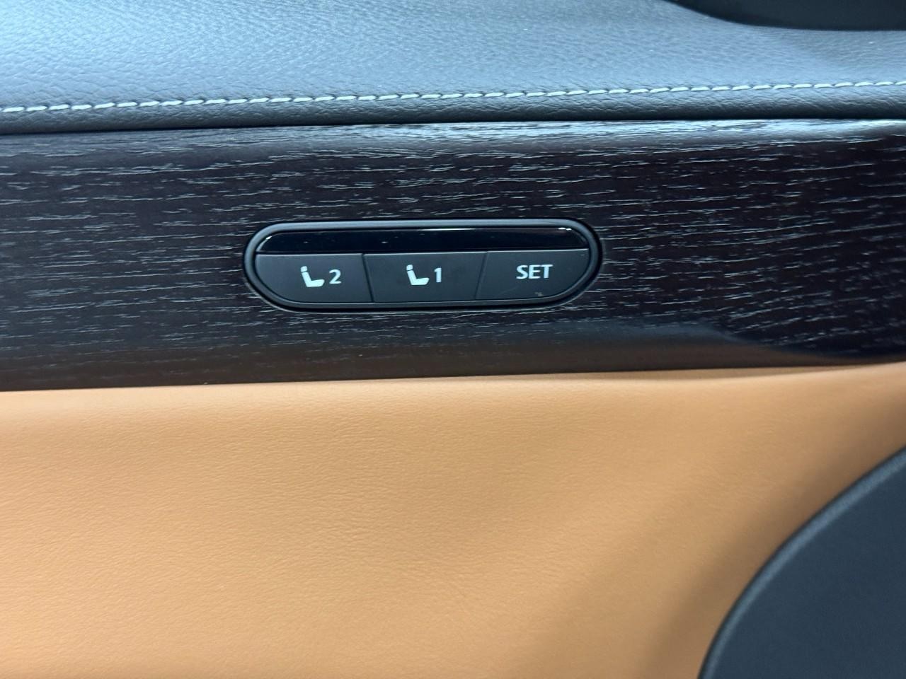 INFINITI QX60 Vehicle Full-screen Gallery Image 26