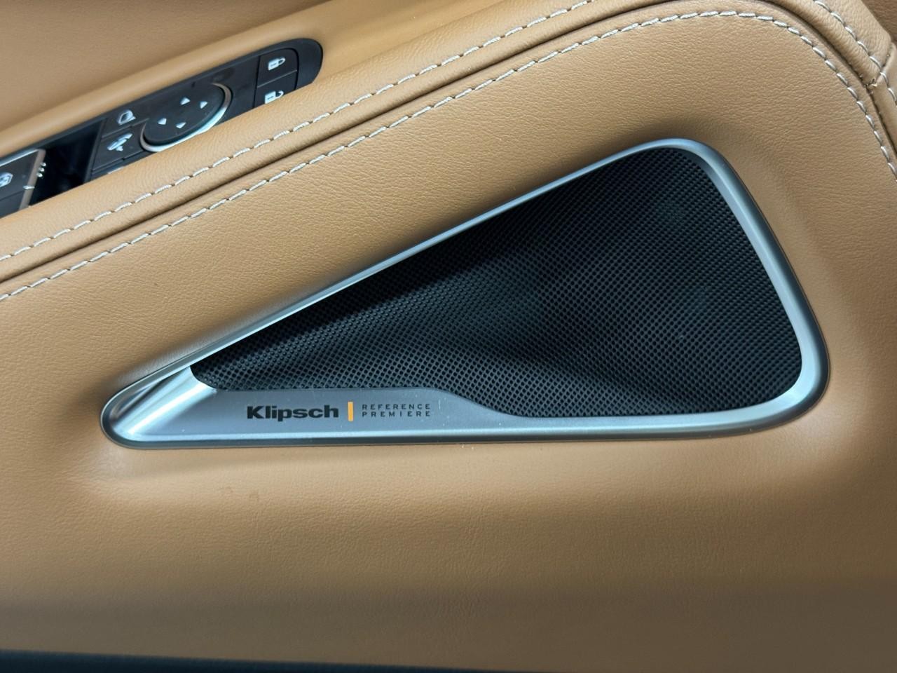 INFINITI QX60 Vehicle Full-screen Gallery Image 28