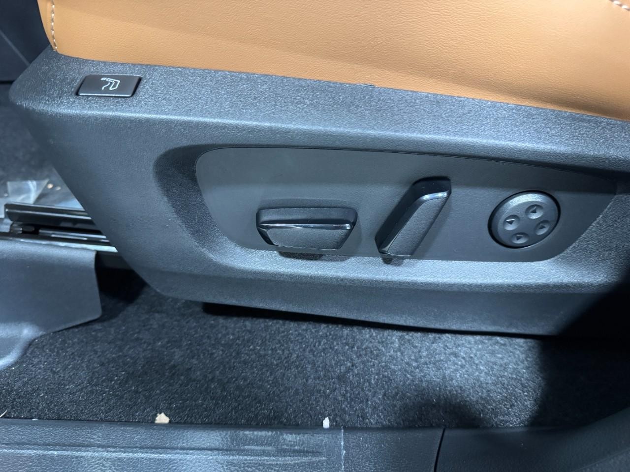 INFINITI QX60 Vehicle Full-screen Gallery Image 31