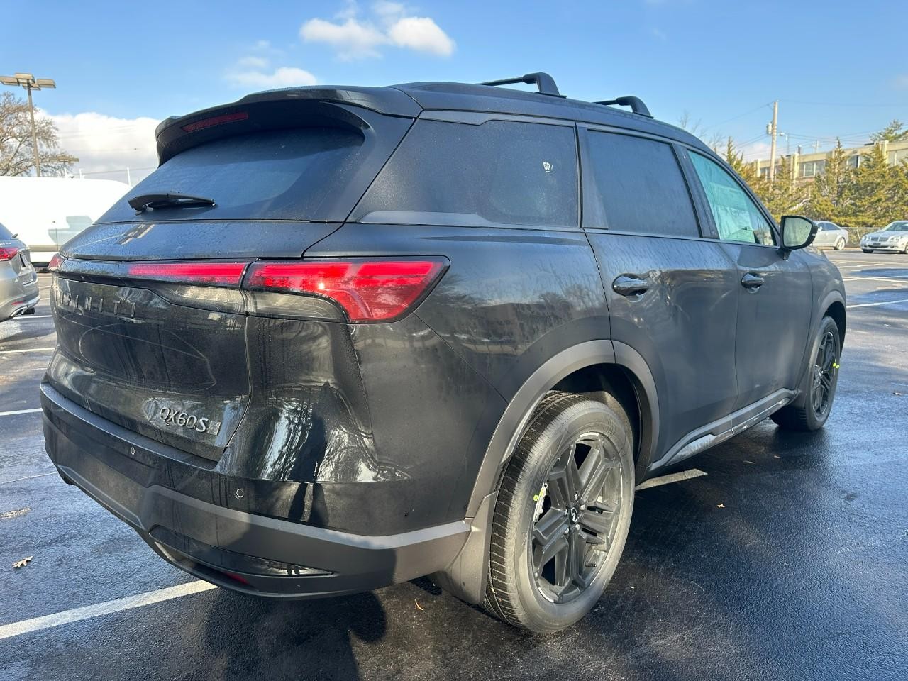 INFINITI QX60 Vehicle Full-screen Gallery Image 7