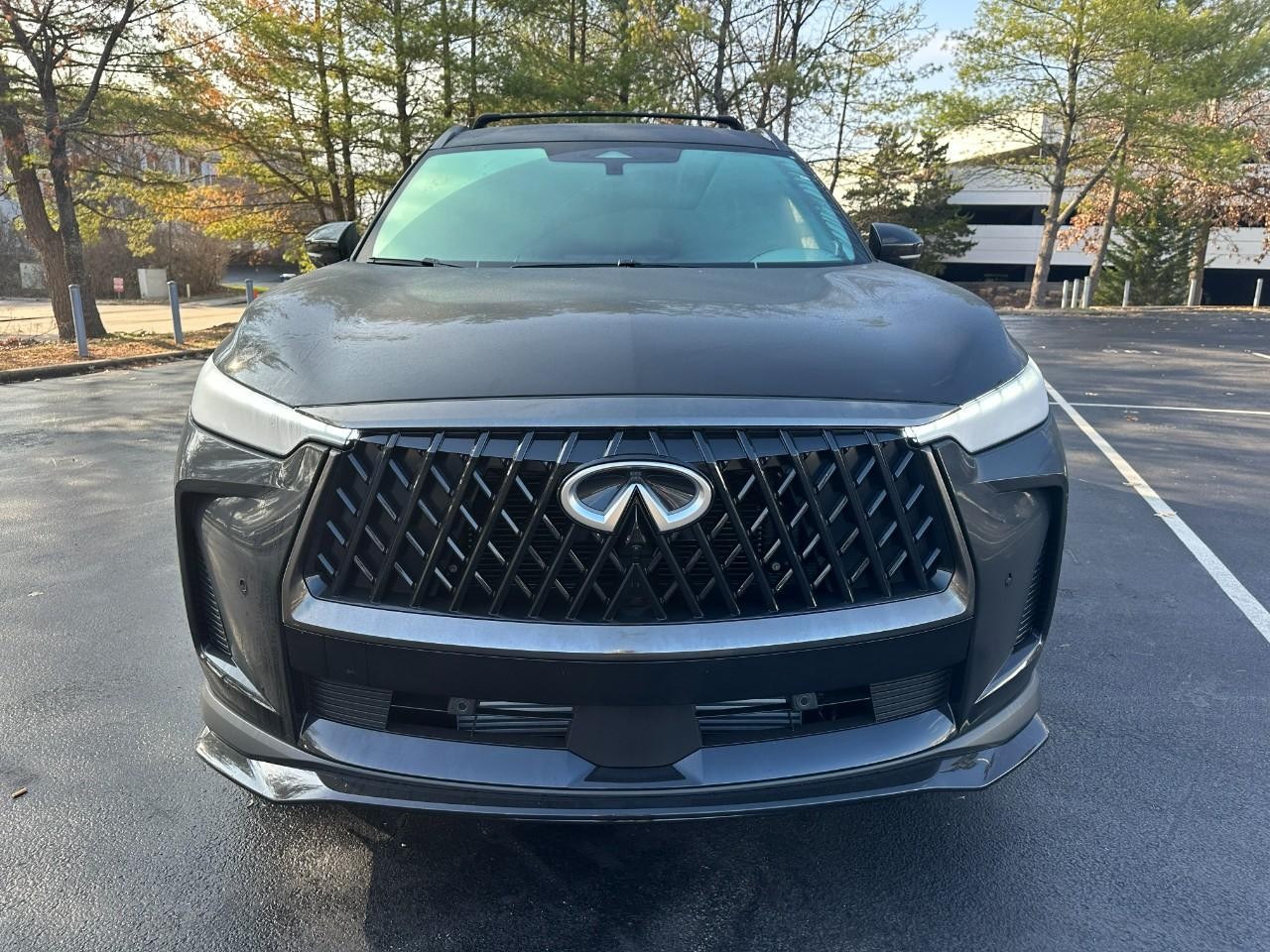 INFINITI QX60 Vehicle Full-screen Gallery Image 9