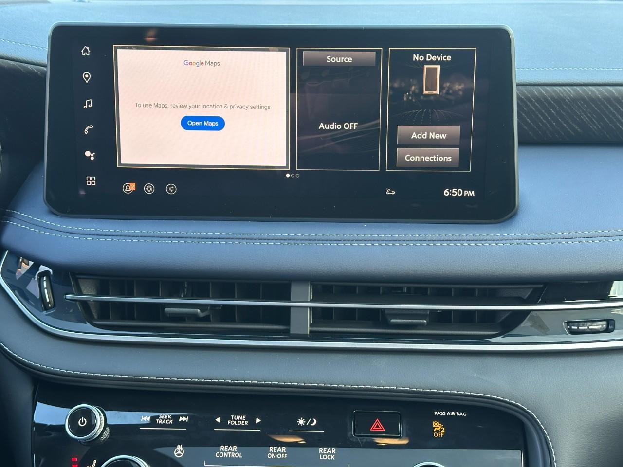 INFINITI QX60 Vehicle Full-screen Gallery Image 16