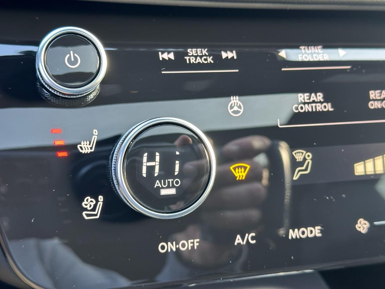 INFINITI QX60 Vehicle Full-screen Gallery Image 29