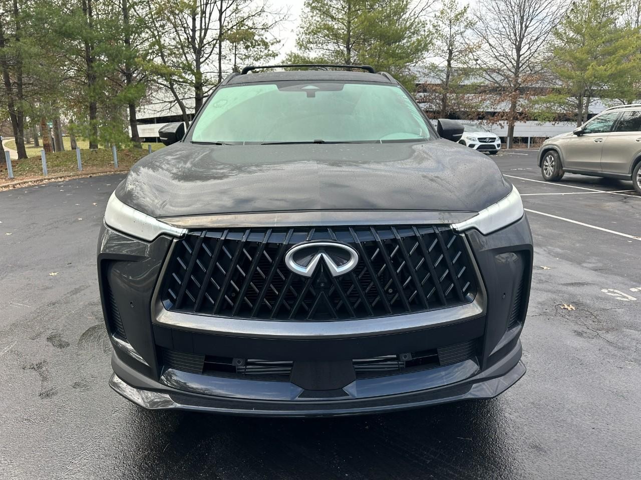 INFINITI QX60 Vehicle Full-screen Gallery Image 9