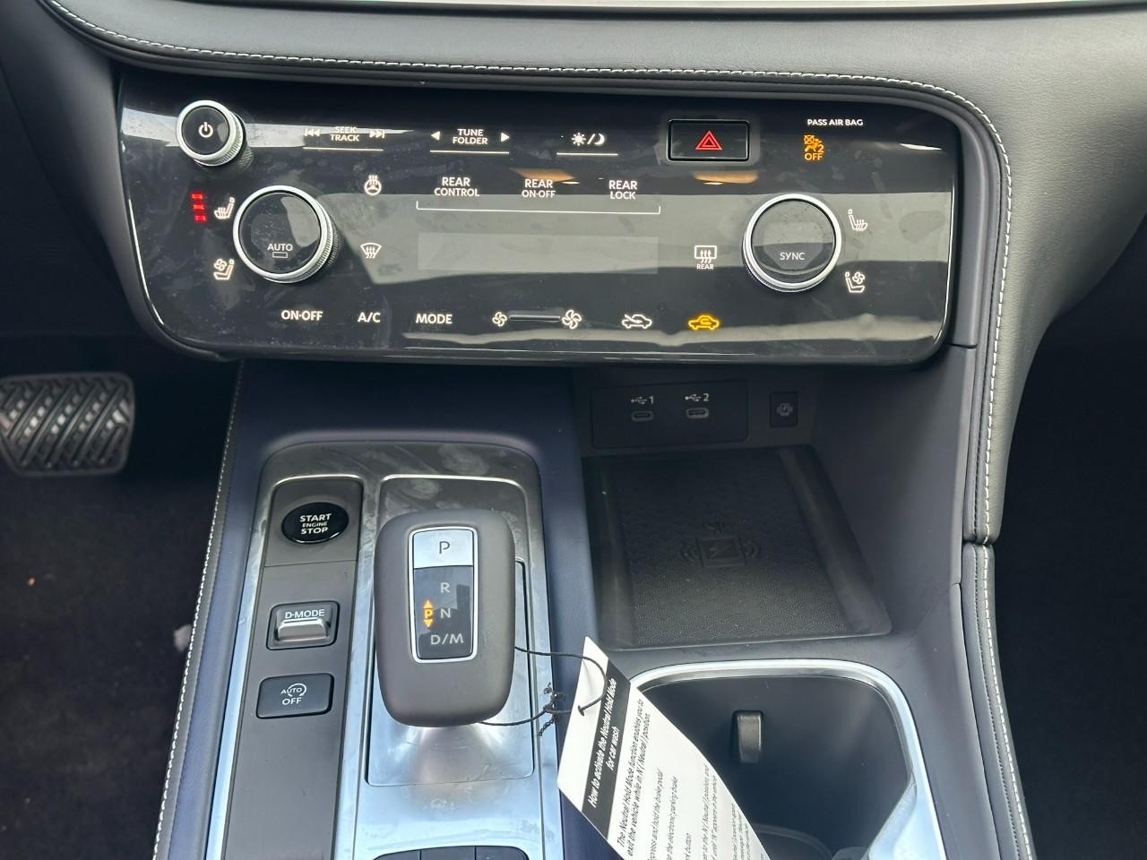 INFINITI QX60 Vehicle Full-screen Gallery Image 17