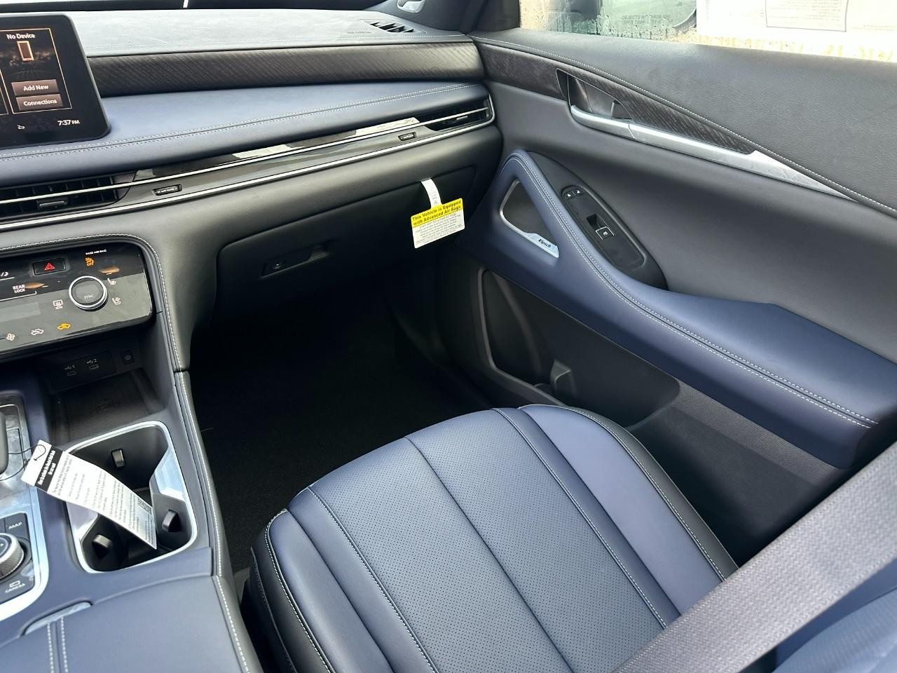 INFINITI QX60 Vehicle Full-screen Gallery Image 19