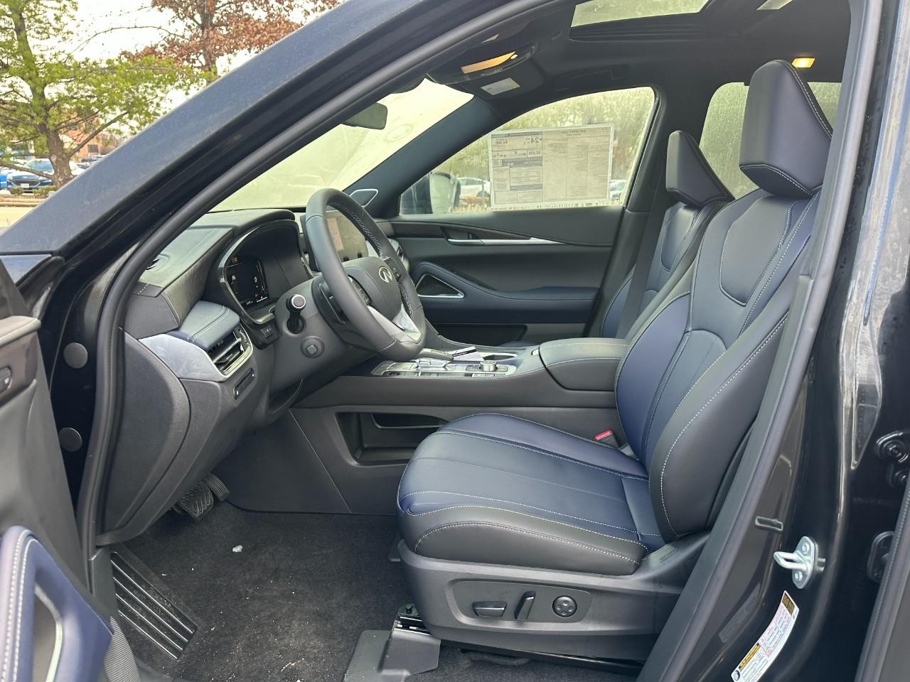 INFINITI QX60 Vehicle Full-screen Gallery Image 22