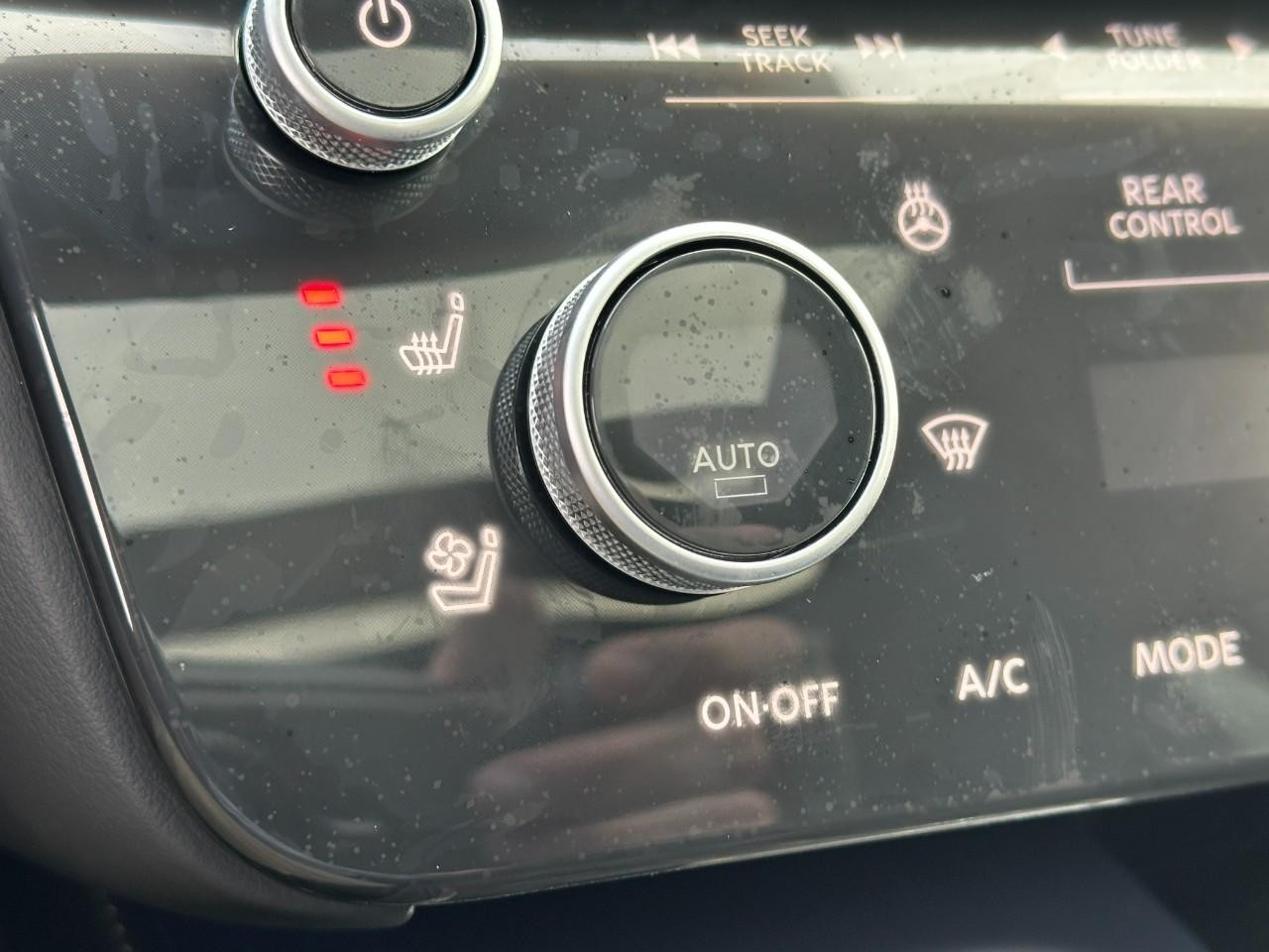 INFINITI QX60 Vehicle Full-screen Gallery Image 30