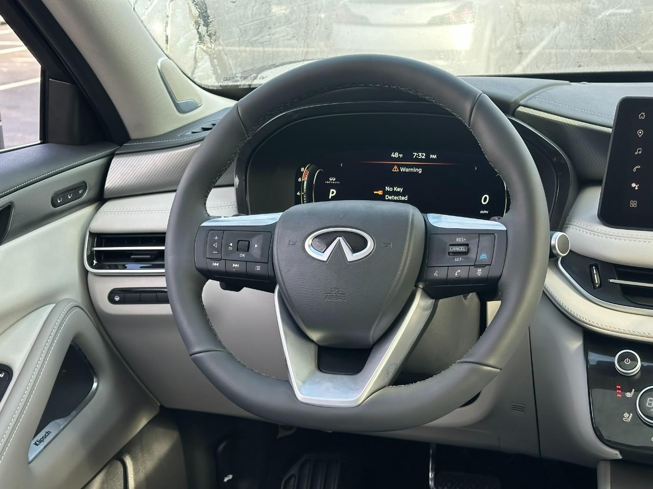 INFINITI QX60 Vehicle Full-screen Gallery Image 15