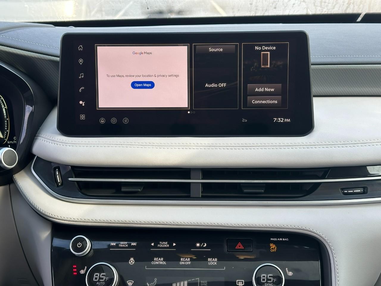 INFINITI QX60 Vehicle Full-screen Gallery Image 16