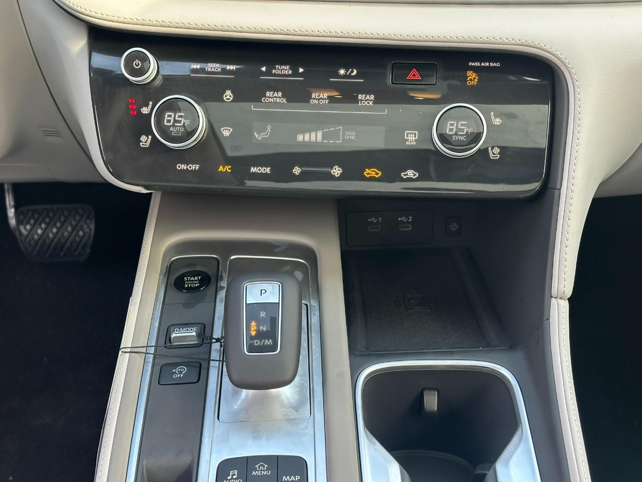 INFINITI QX60 Vehicle Full-screen Gallery Image 17