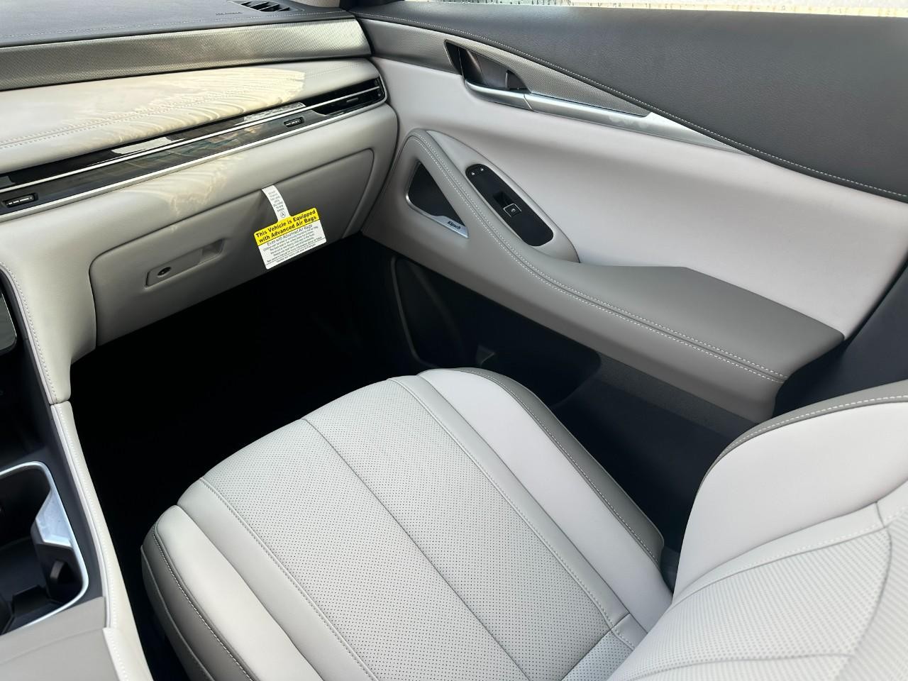 INFINITI QX60 Vehicle Full-screen Gallery Image 19