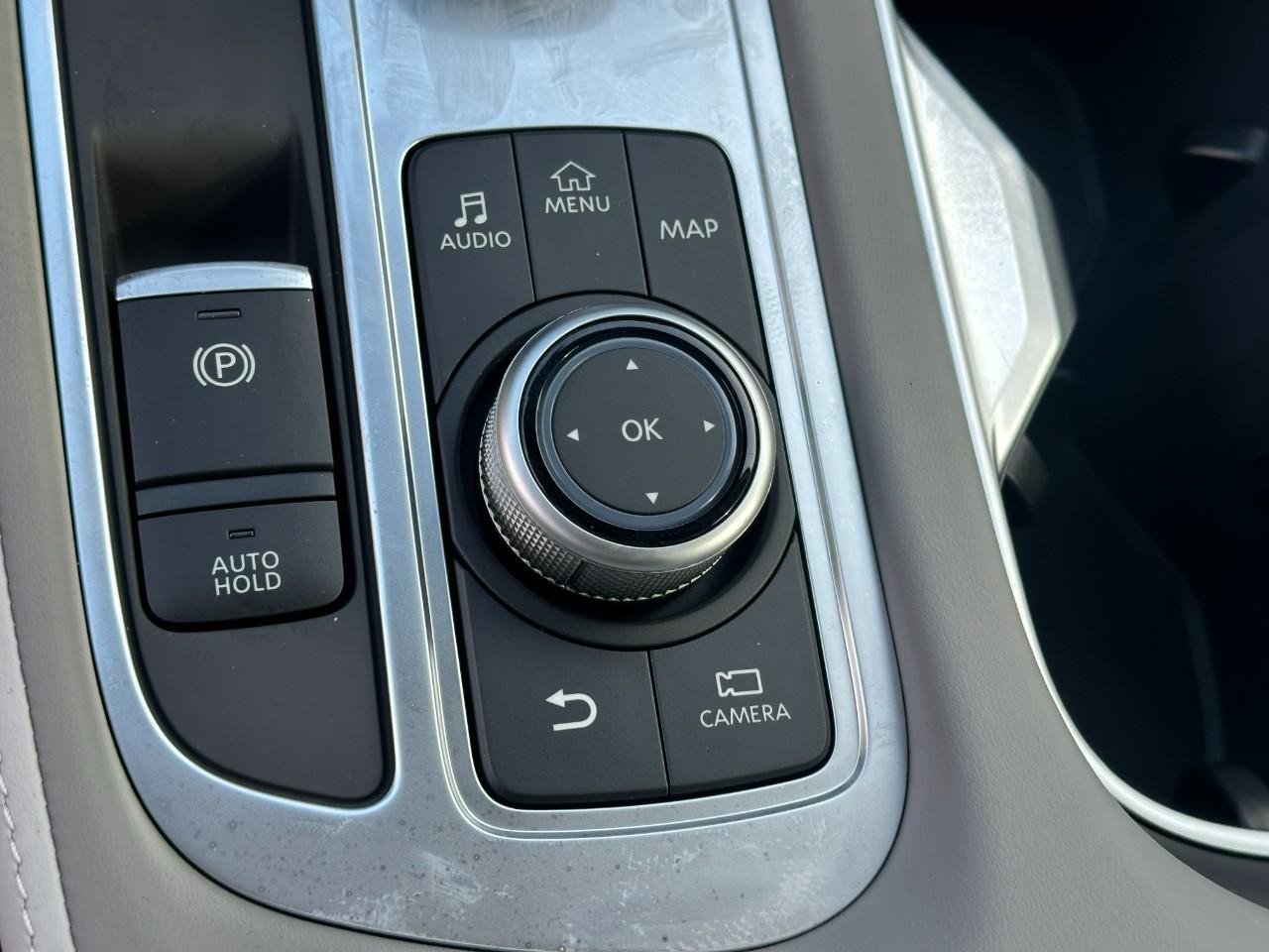 INFINITI QX60 Vehicle Full-screen Gallery Image 31