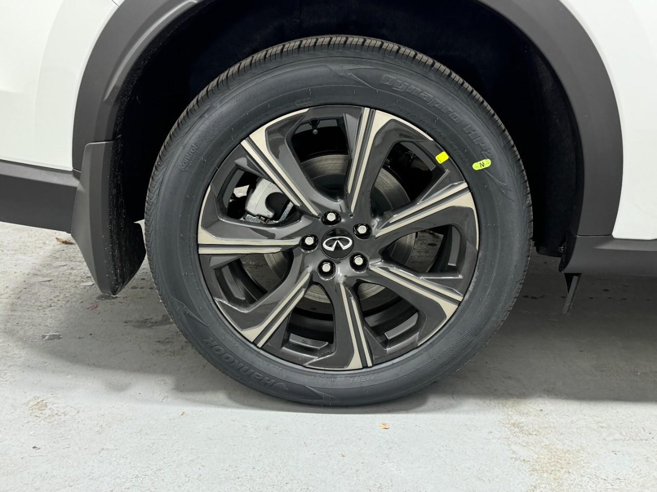 INFINITI QX60 Vehicle Full-screen Gallery Image 5