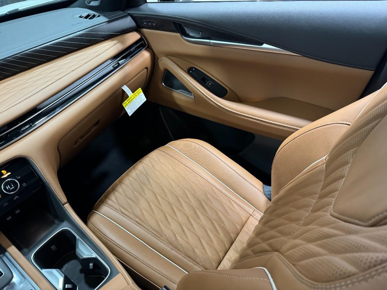 INFINITI QX60 Vehicle Full-screen Gallery Image 20