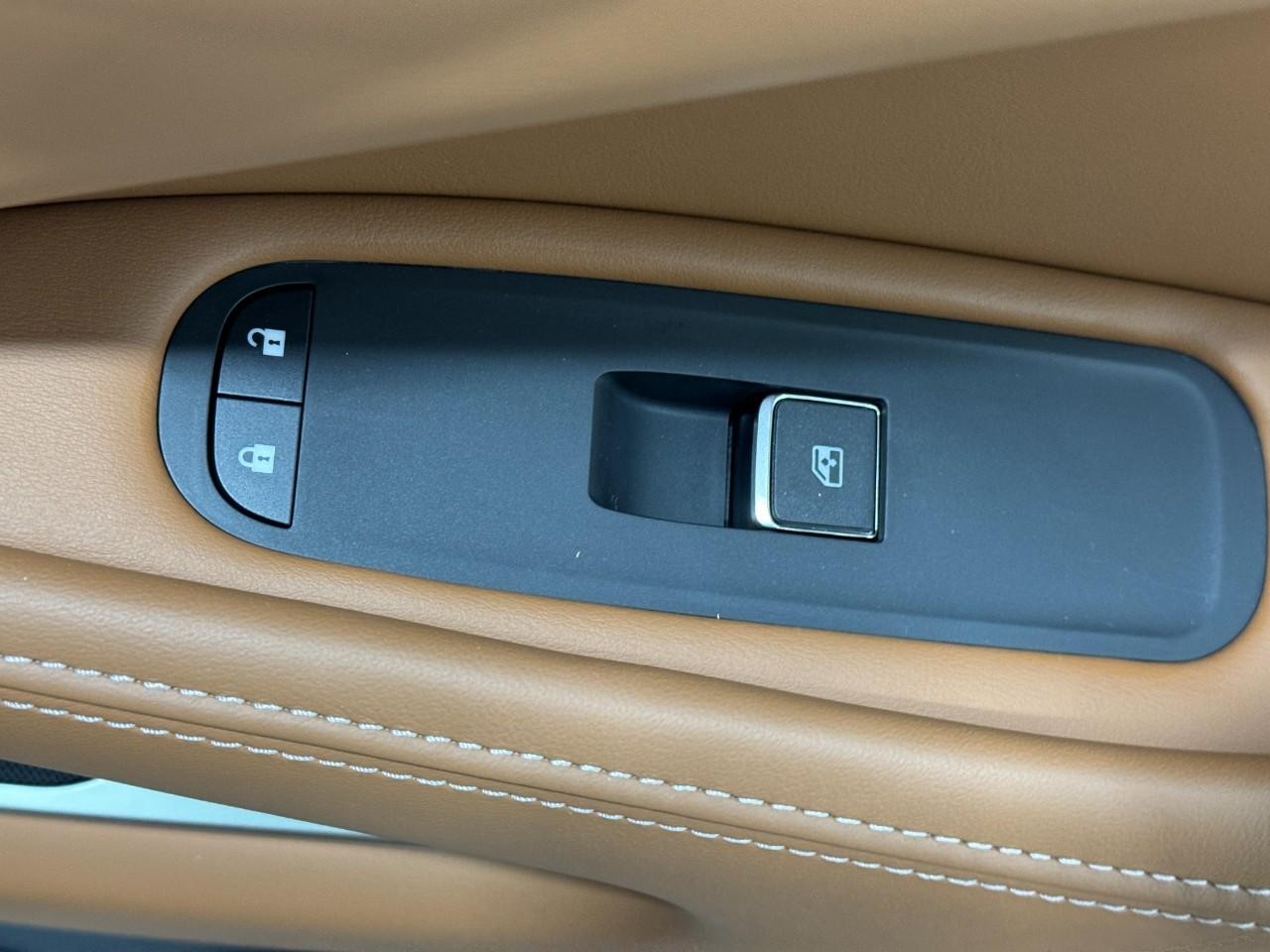 INFINITI QX60 Vehicle Full-screen Gallery Image 25