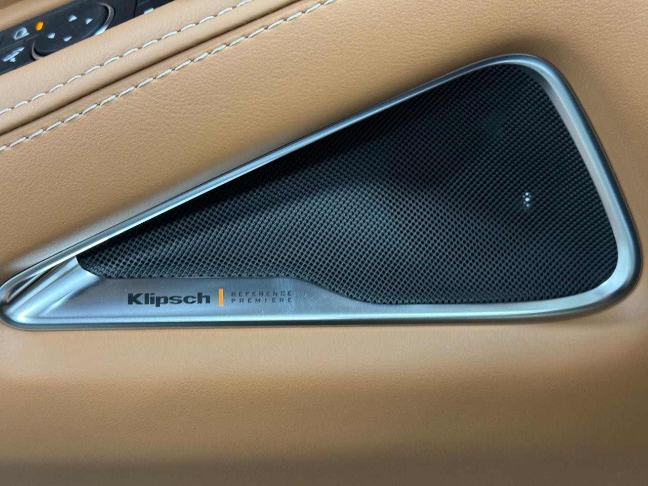 INFINITI QX60 Vehicle Full-screen Gallery Image 28