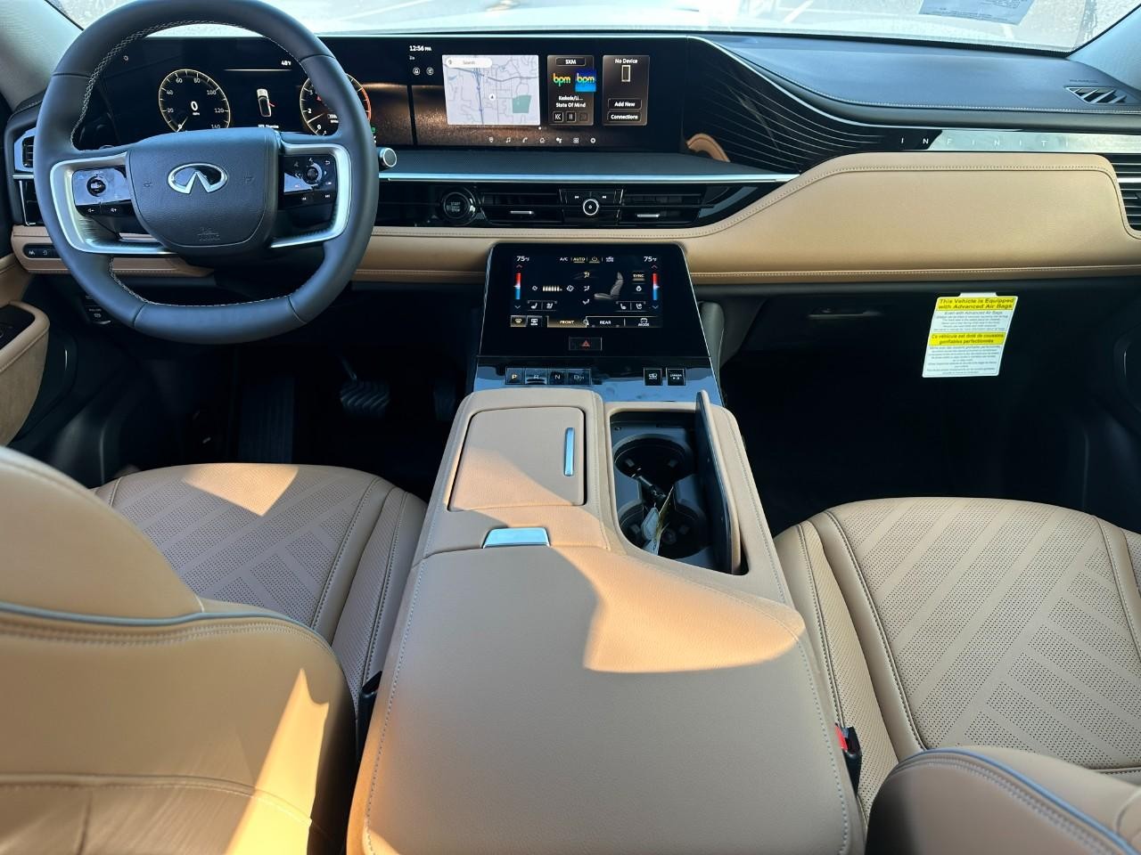 INFINITI QX80 Vehicle Full-screen Gallery Image 13