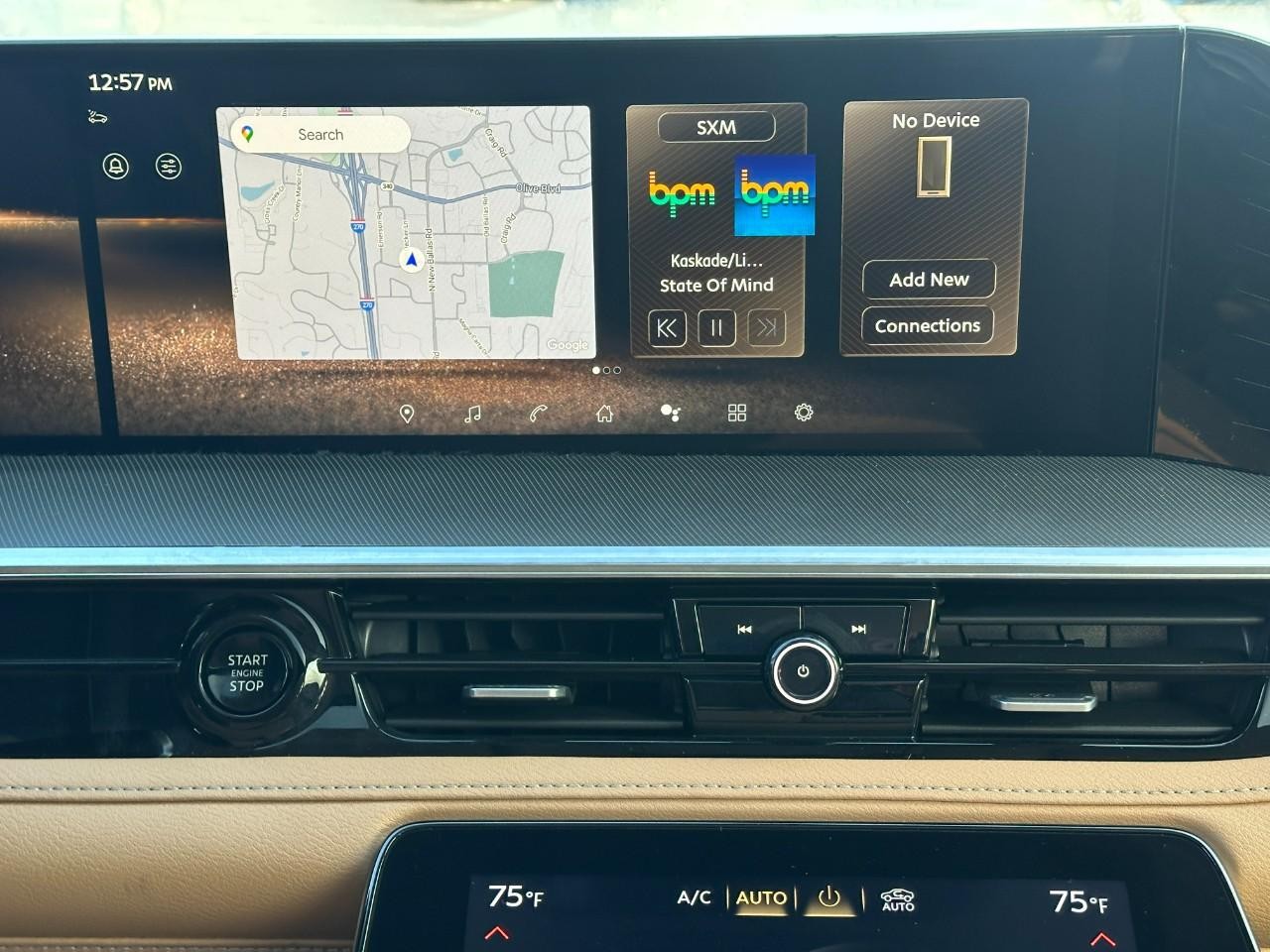 INFINITI QX80 Vehicle Full-screen Gallery Image 15